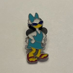 ✨4/25✨DISNEY Trading Pin “Daisy Duck with Sunglasses”